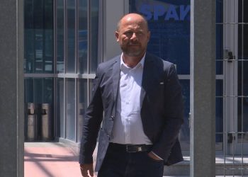 Incidenti në Ostren/Xhelal Mziu dhe nipi i tij rrahën zyrtarin,çështja shkon në SPAK