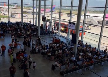 INSTAT: Rriten hyrjet – daljet e shtetasve shqiptarë dhe të huaj nga Shqipëria