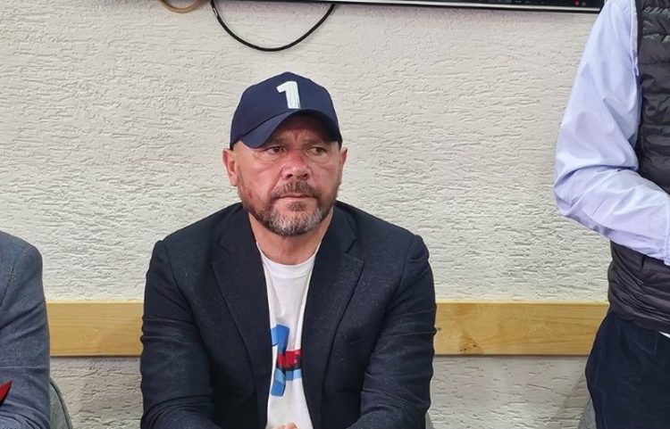 Akuzohet se bashkë me nipin dhunoi zyrtarin në fshatin Ostren, reagon Xhelal Mziu