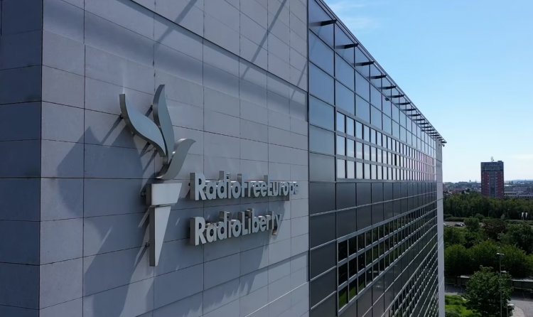 Gjykata federale urdhëron USAGM-in të ndajë fondet e prillit për Radio Evropa e Lirë
