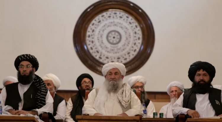 Bota reagon pas ekzekutimeve publike në Afganistan