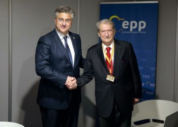Berisha me kryeministrin kroat: Fokusi te zgjedhjet dhe bashkëpunimi mes dy vendeve