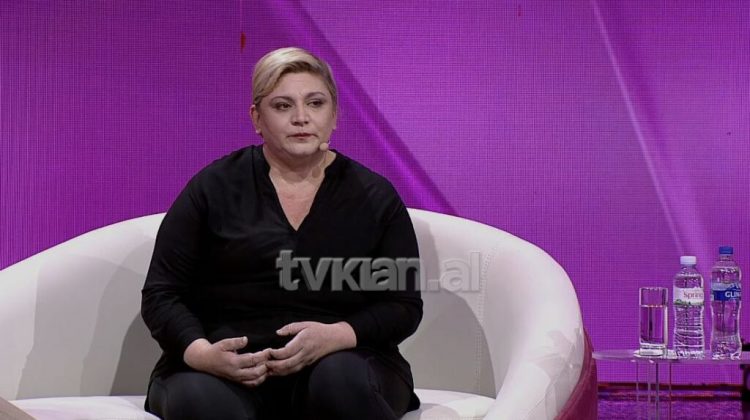 Trokitja në derën e “ferrit”: Po i jepja gji djalit kur më fshikullonte me rripin e pantallonave