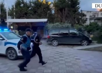 Tentoi të vidhte me dhunë 3 shtetase italiane, arrestohet 18 vjeçari në Durrës