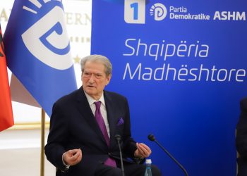 Berisha: Shteti do marrë përsipër një pjesë të pagave të punonjësve të industrisë turistike jashtë sezoneve