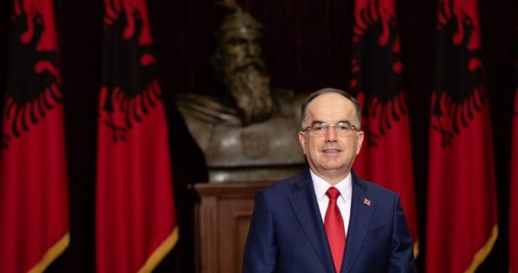 Presidenti Bajram Begaj shpallet “Qytetar Nderi” i Gjilanit