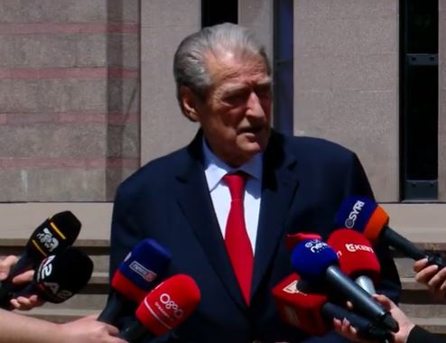 Berisha uron besimtarët e krishterë: Pashkën tjetër ta kremtojmë pa antikrishtin në trojet tona