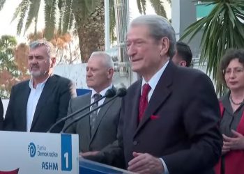 Berisha takim në Sarandë: Janë dyfishuar çmimet dhe pensionet janë qesharake!