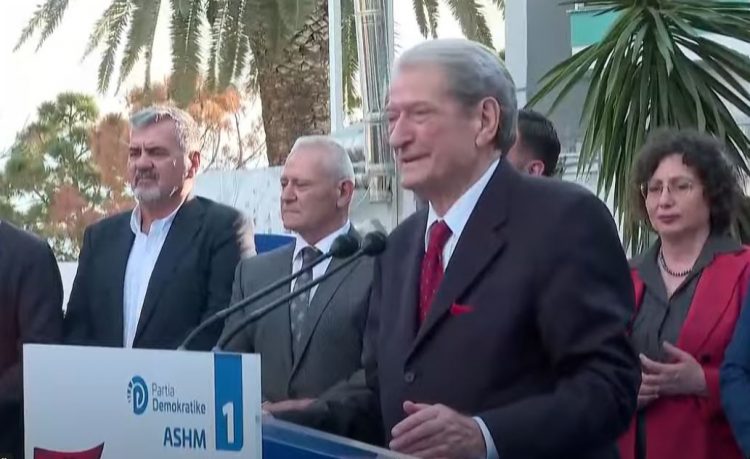 Berisha takim në Sarandë: Janë dyfishuar çmimet dhe pensionet janë qesharake!