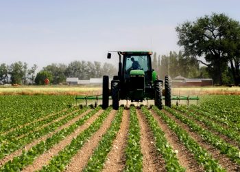 Nafta në bujqësi, lehtësohen procedurat. Fermerët paraqesin më pak dokumente