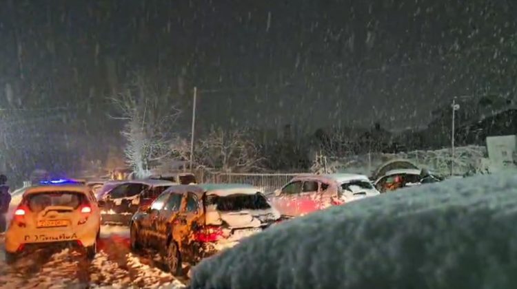 Moti i keq në vend, Ministria e Mbrojtjes: Po punohet për të mbajtur hapur akset rrugore, lumenjtë brenda kuotave