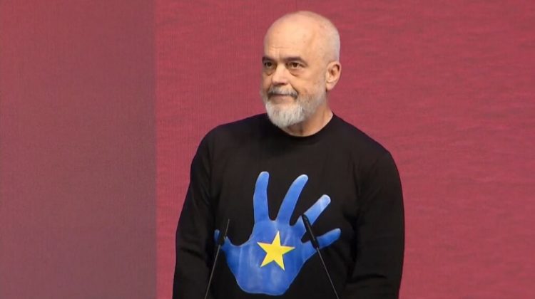 Rama në takimin me gratë dhe vajzat socialiste: Në 12 Maj, Shqipëria do gdhihet rozë