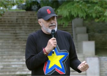 Rama zbulon investimet e reja: Do të hapim kombinatin e Poliçanit!