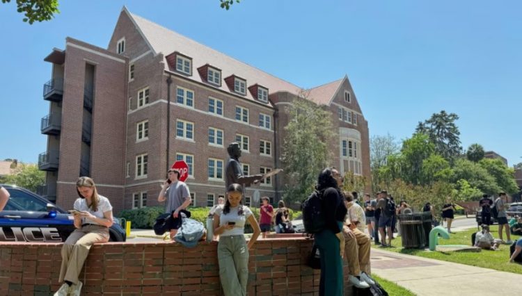 Të shtëna me armë në Universitetin Shtetëror të Floridës