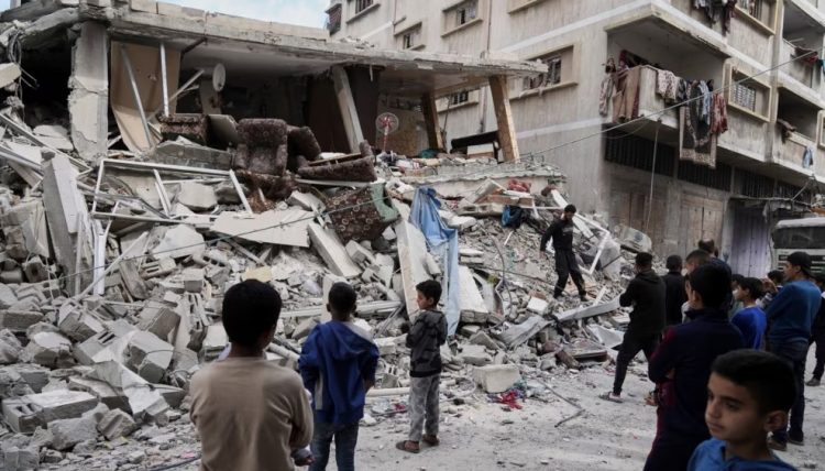 Raportohet për 40 të vrarë nga një sulm izraelit në Gazë