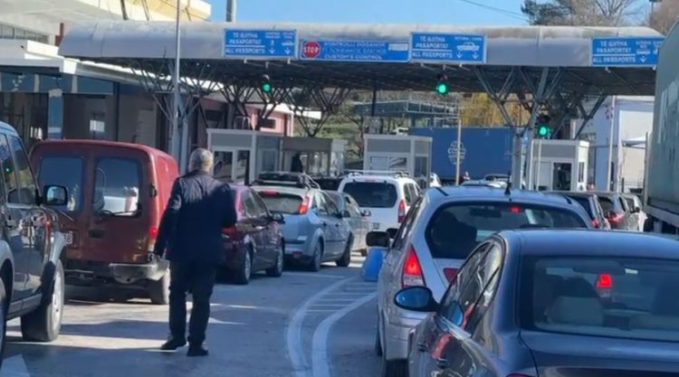 Festa e Pashkëve/ Shqiptarët rikthehen në atdhe, rreth 8 mijë persona hyjnë në vend përmes pikës kufitare të Kakavijës