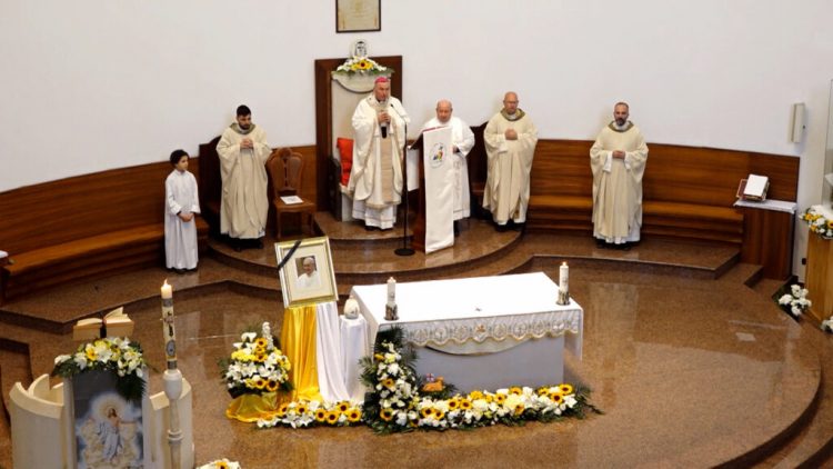 “Mesha e Dritës” për Papa Françeskun në Tiranë