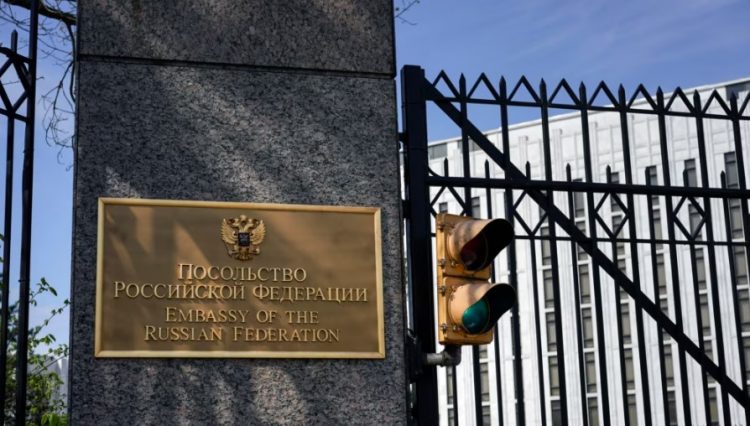 SHBA-ja dhe Rusia bisedojnë për misionet diplomatike