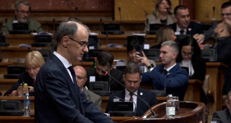 Ndërpritet seanca për zgjedhjen e Qeverisë së re në Serbi