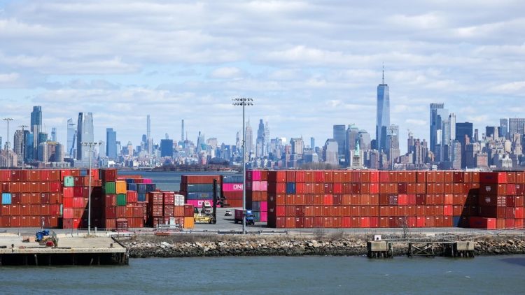 Trump vijon hakmarrjen/ Shton tarifat ndaj Kinës, Shtëpia e Bardhë: Do të rriten të paktën 104% të mërkurën