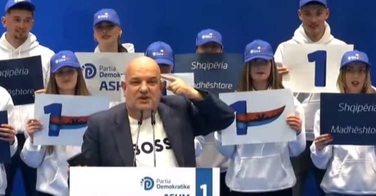 Ilir Vrenozi flet në takimin e Berishës në Korçë: U mundua të më blinte i gjati…