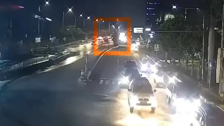 Kur i beson “verbërisht” Google Maps/ Makina “fluturon” nga ura, shoferi: Nuk ishte faji im! Po ndiqja udhëzimet (Video)