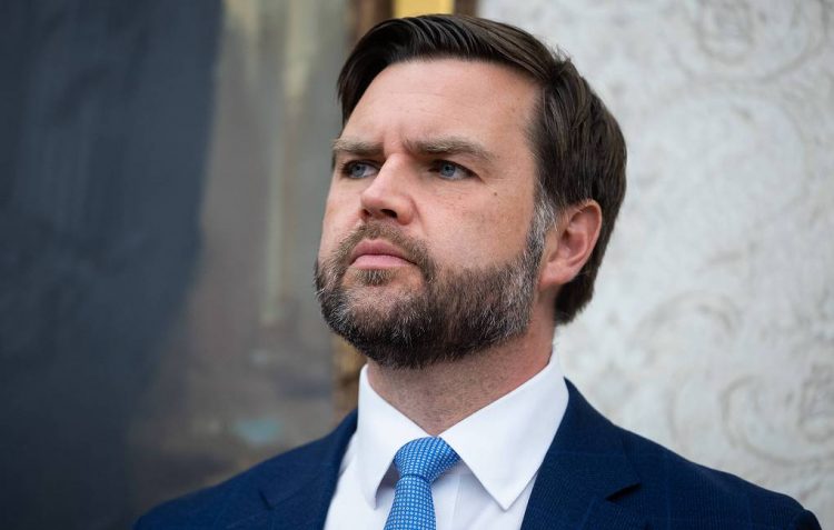 Vance bën thirrje për bisedime direkte Moskë-Kiev