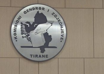 KQZ urdhëron numërimin të dy kutive me vota të panumëruara në Durrës dhe Elbasan