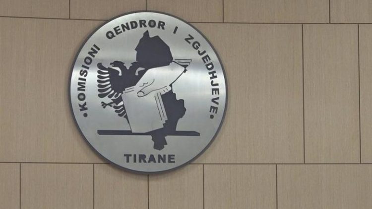 KQZ urdhëron numërimin të dy kutive me vota të panumëruara në Durrës dhe Elbasan