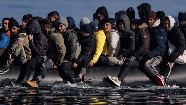 Emigrantët/ Britania hedh “sytë” nga Kosova për ngritjen e kampeve