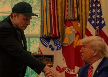 Elon Musk mban fjalimin e lamtumirës, Trump i dhuron ‘çelësin e artë’