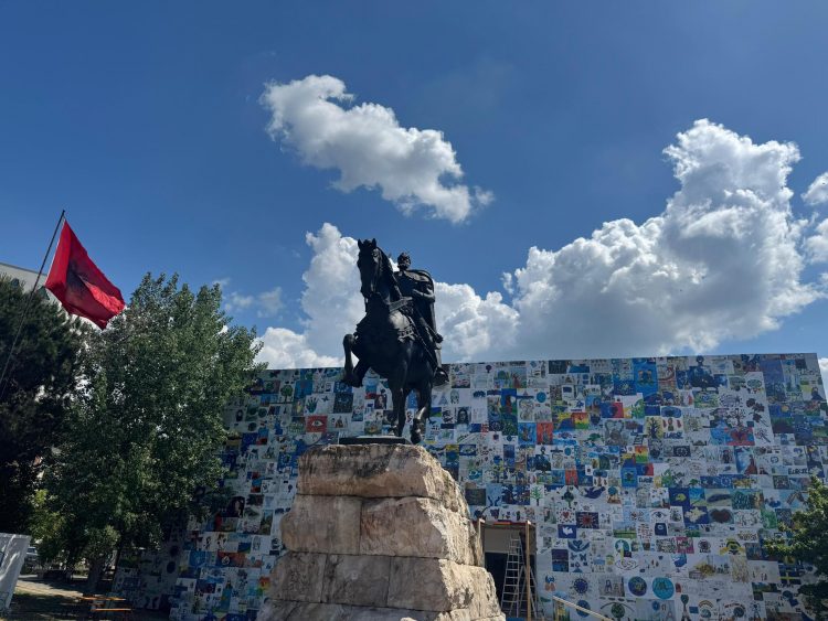 Samiti në Tiranë/Rama ‘i drejtohet’ Skënderbeut: Do mblidhen në sheshin tënd o Mbret