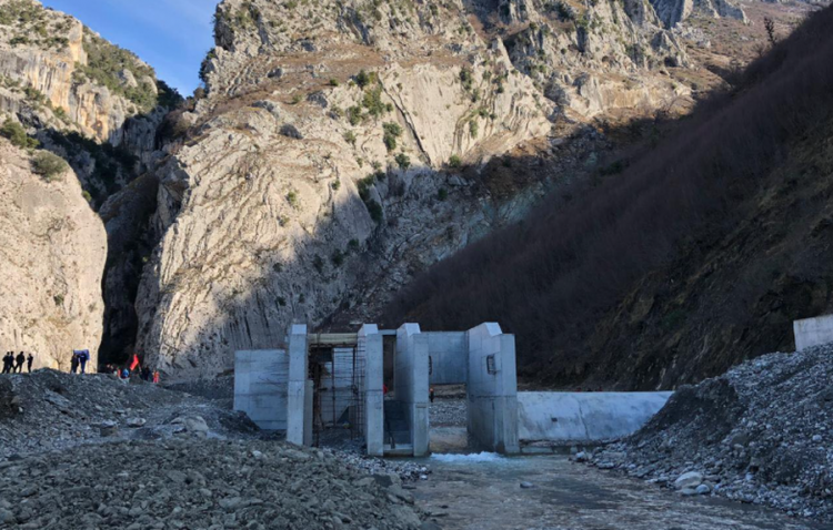 Gramsh/Shembet masivi i dheut, humbin jetën dy të rinjtë që po punonin në kantier