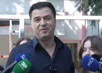 Basha thirrje të rinjve: Sot keni një të drejtë të çmuar! Votoni për të ardhmen tuaj