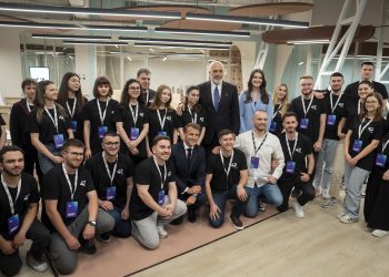 Vizita në Tiranë, presidenti Macron: Shqipëria e ka vendin e saj në BE!