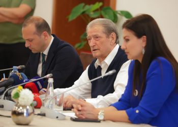 “Suel Çela i theu kockat shoferit të Taulant Ballës”, Berisha: Një famoze Sara Mile…
