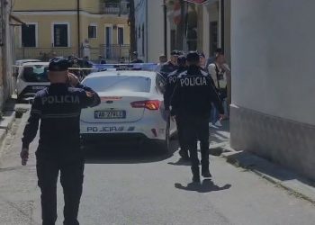 Krim brenda familjes në Shkodër, turisti vret gruan dhe më pas qëllon veten