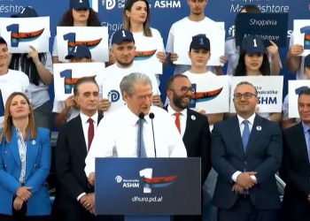 “Zegjine apo Zeqirie si quhet kjo”, Berisha “shënjestron” kundërshtaren e Bardhit