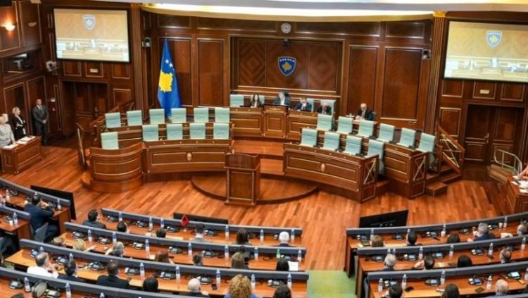A do të dalë Kosova nga ngërçi politik? Sot seanca e 13 për konstituimin e Kuvendit