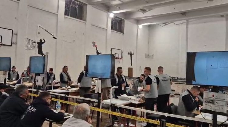 Mbyllet numërimi në Poliçan, PS kryeson me rezultat të thellë