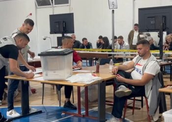 Fituan vota të mjaftueshme, por nuk bëhen pjesë e Parlamentit të ri