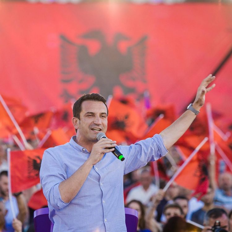 “Jam pa fjalë”/Veliaj reagon nga burgu për fitoren e PS:Shqiptarët folën më fort se…