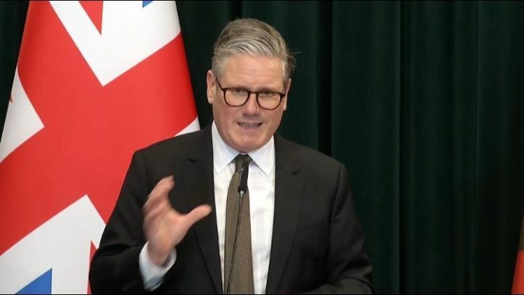 Starmer: Do të punojmë së bashku për prodhimin dhe shitjen e automjeteve ushtarake