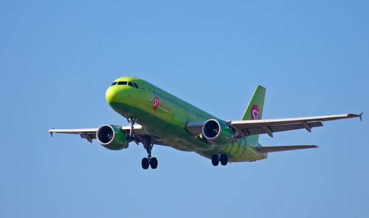 Firma e sanksionuar serbe eksportoi pjesë avionësh në Rusi, edhe nga SHBA-ja
