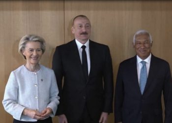 Von der Leyen njofton: Armenia dhe Azerbajxhani bëjnë paqe në Tiranë