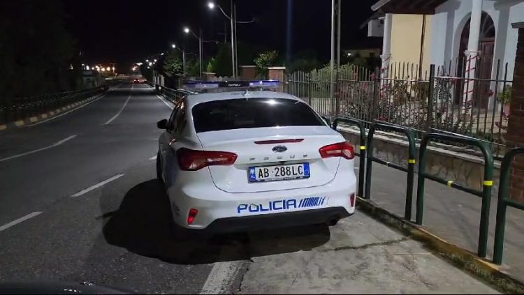 Plagoset me armë zjarri një person në Tiranë