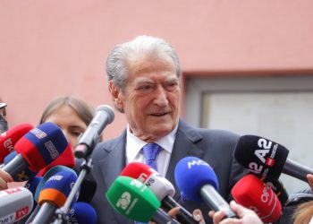 A ka komunikuar me Chris LaCivita pas humbjes së zgjedhjeve?Ja si përgjigjet Berisha