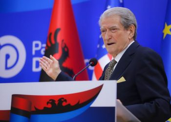 Berisha akuza për manipulim masiv të votës së diasporës: DHL bashkëpunoi me PS