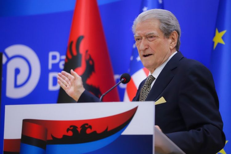 Berisha akuza për manipulim masiv të votës së diasporës: DHL bashkëpunoi me PS