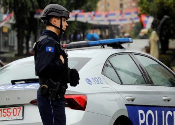 Incidenti në veri, Serbia lëshon fletë arresti për policin e Kosovës